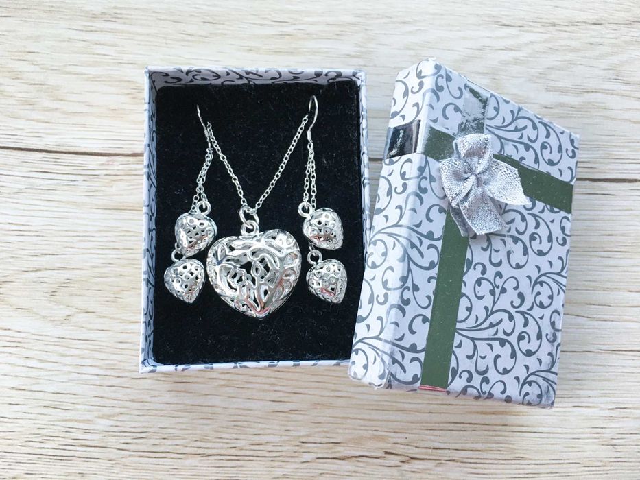Сребърен комплект колие с обеци сърца, проба 925