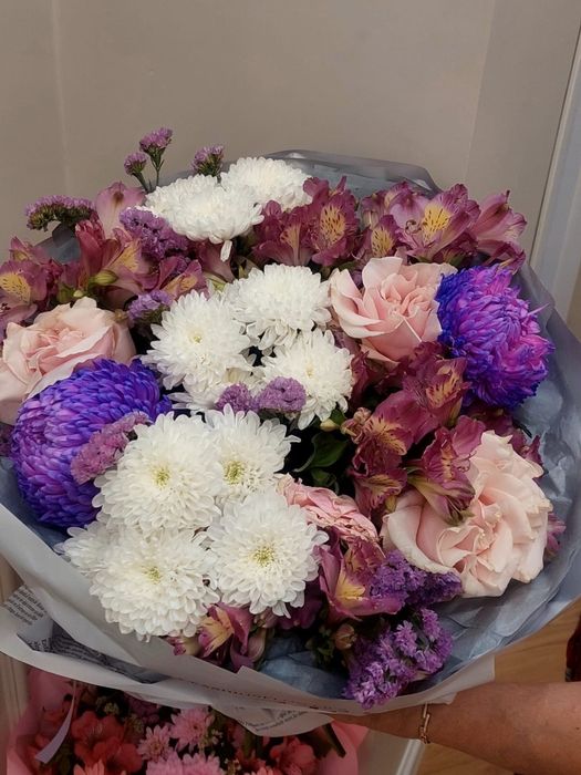 Цветхы б/у очень красивые .