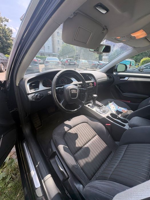 Vand AUDI A4 B8, an 2009, cutie automata 8+1