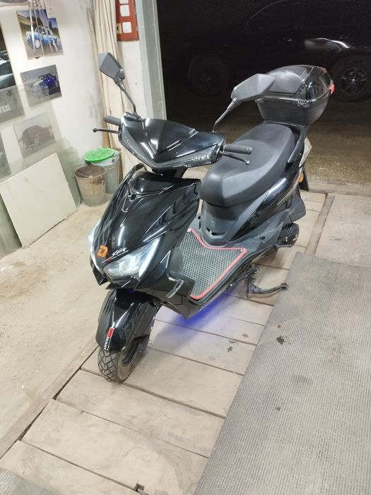Продам скутер М8