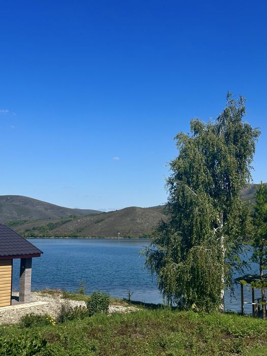 Продам участок с постройками