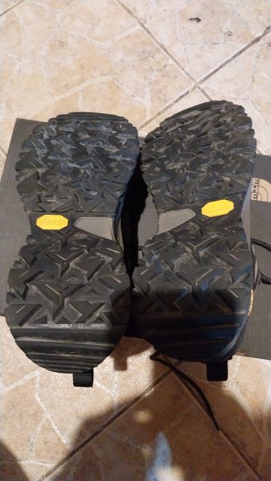 Маратонки, обувки The north face.