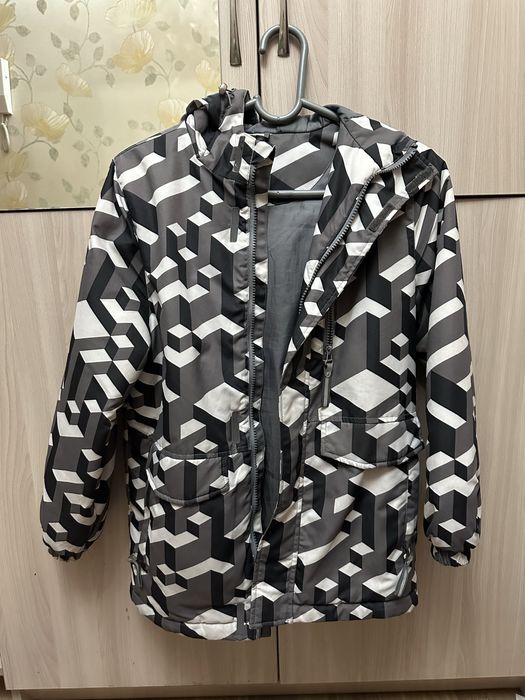 Продам куртку 152р