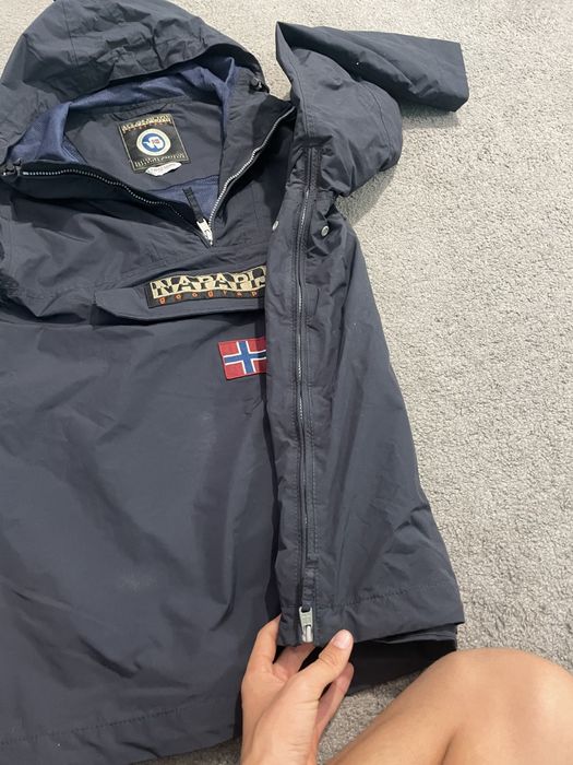 Оригинално яке на Napapijri като ново