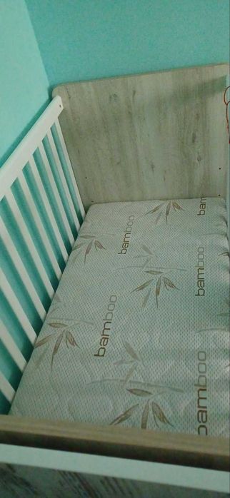 Продавам бебешки кошари