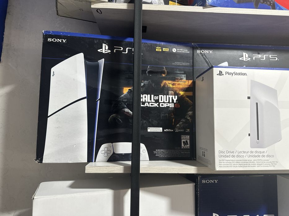 Playstation 5 продам как на фото б.у как новый привозной гарантия год