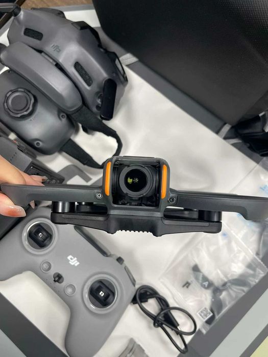 DJI Avata 2 FPV Fly More Combo - Utilizat, Funcțional