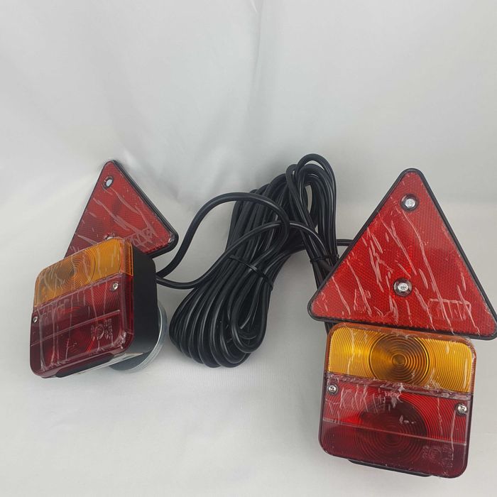 Lampa-2 Lampi cu Cablaj si Bec Clasic+Triunghi-Remorca-Trailer-Stopuri