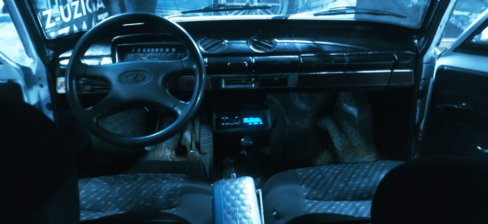 Jiguli 01srochna sotiladi