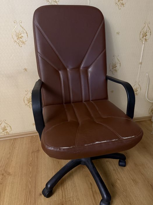 Продам кресло офисное
