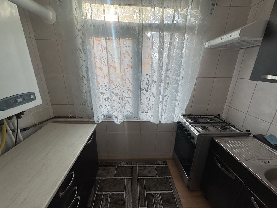 Inchiriez apartament 2 camere , 2 Graniceri(zona Casa Cartii)