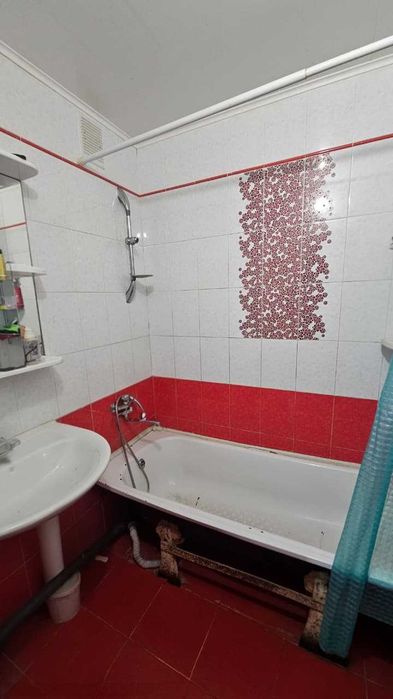 Продам  2х ком в 4 мкр за 16 млн