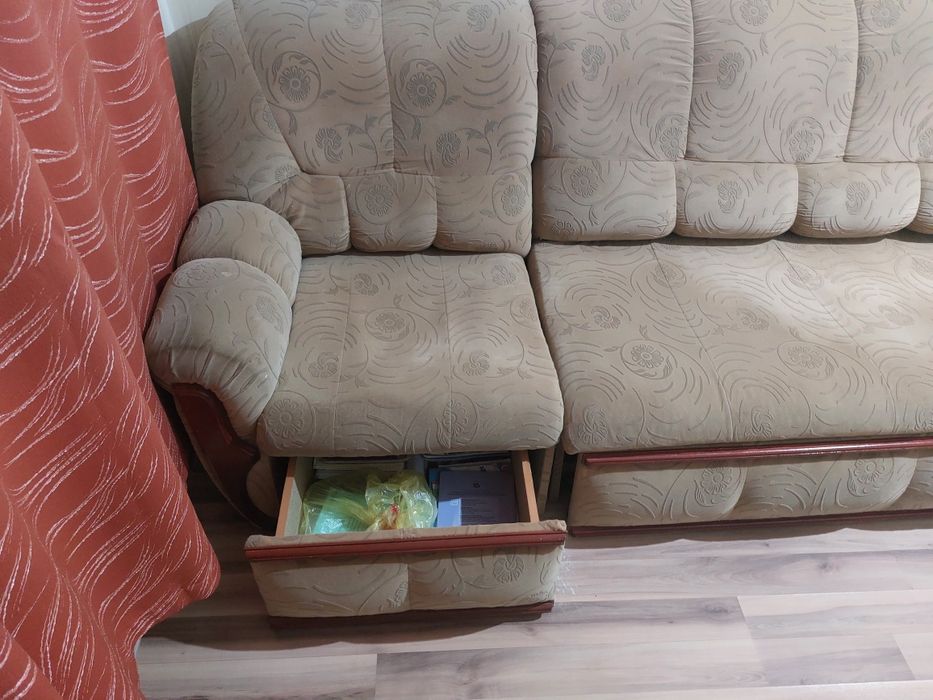 Продаю диван с креслом