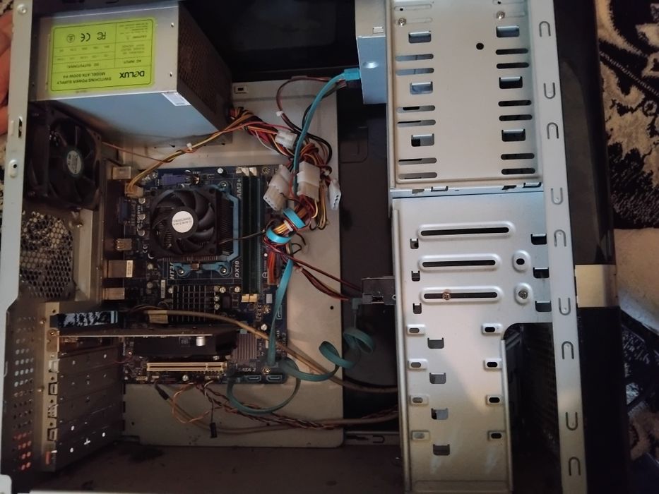 PC DELUX  In stare foarte bună de functionare