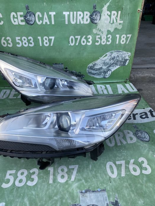 Far dreapta xenon Ford Kuga 2014
