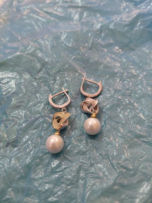Продам серьги и кольцо из  серебра
