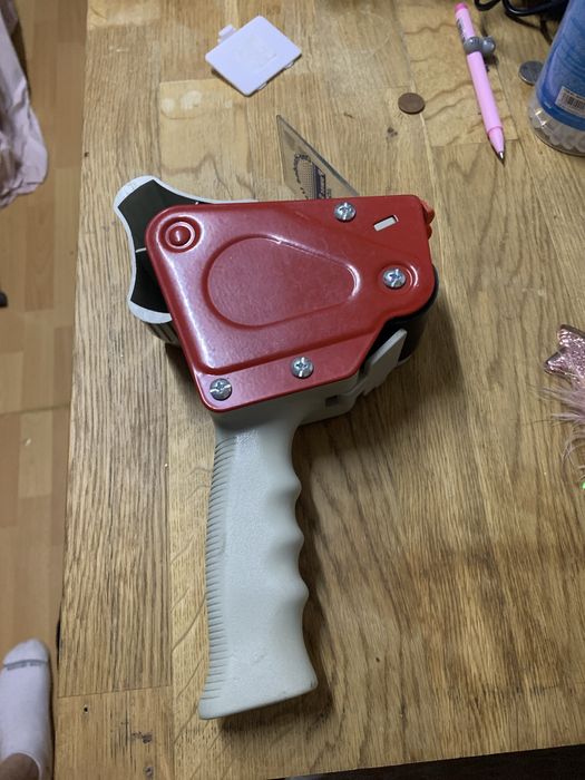 Pistol aplicat banda adeziva