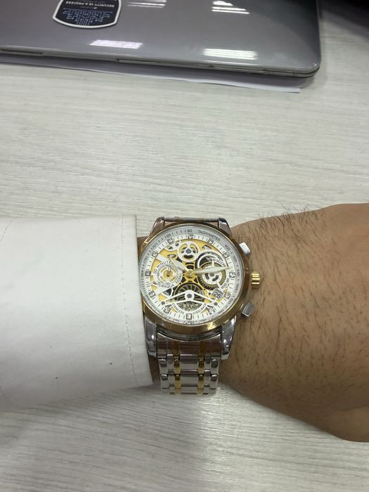 “Hollow” qo’l soati