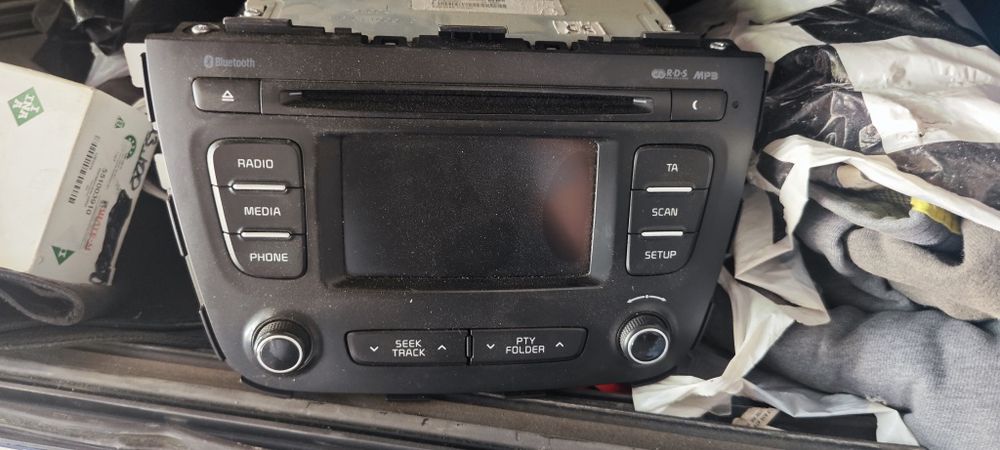 Продам автомагнитолу Kia