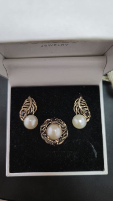 продаю золотой гарнитур