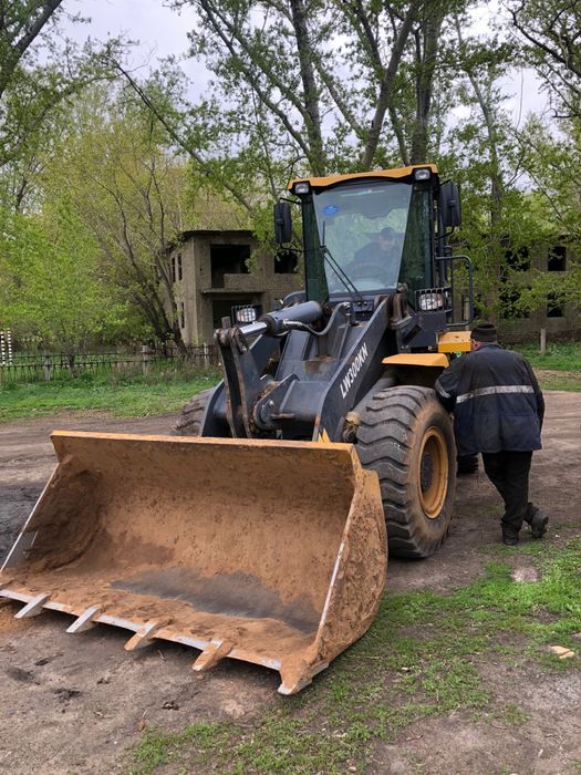 Продам погрузчик ковшовый