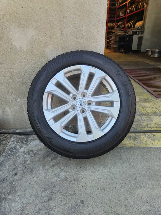 ROTI Jante + Anvelope IARNA - 5x114.3 18'' - OEM TOYOTA RAV4 Hybrid / Corolla Cross 225/60/18 Bridgestone 2022 CA NOI !