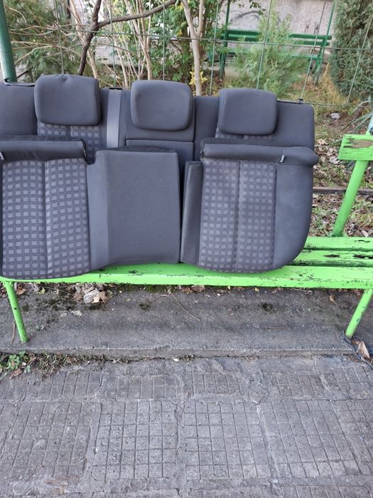 Задни седалки за рено меган комби 2006г