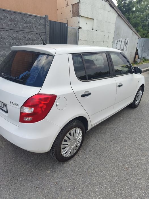 SKODA Fabia 2014 — imagine 3