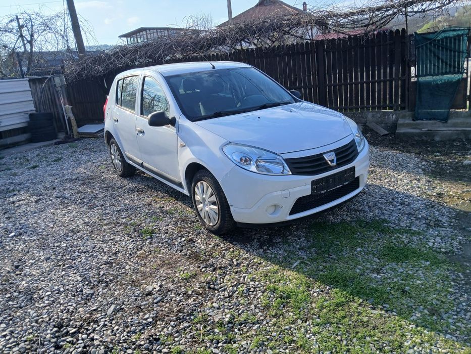 Dezmembrez dacia sandero 2011
