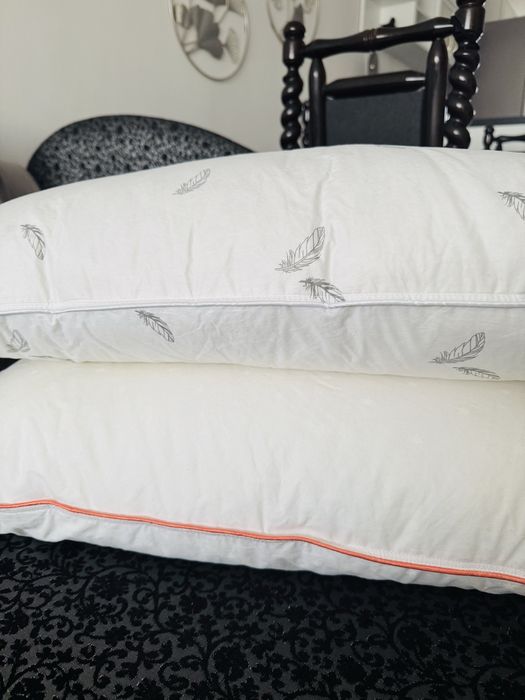 Розови чаршафи 100% памук и възглавници от гъши пух