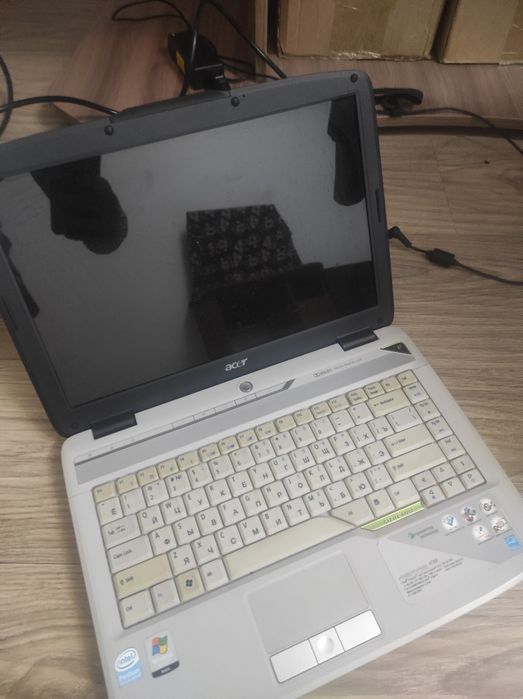 Ноутбук Асер старый в рабочем состоянии