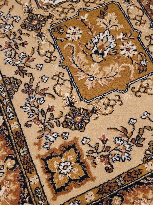 Covor 100%lână, 200 cm x 300 cm, foarte bine întreținut