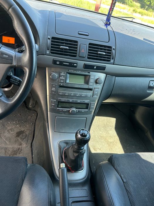 Тойота Авенсис 2007