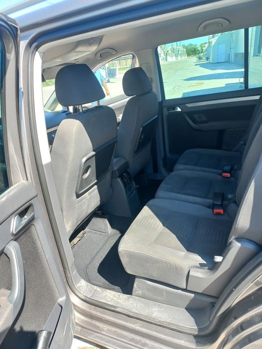 Vând urgent wvolvagan touran