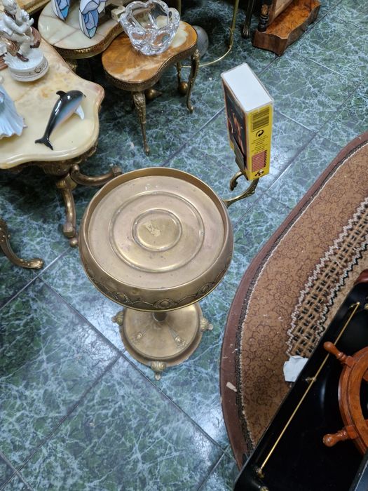 Антикварен бронзов подов пепелник