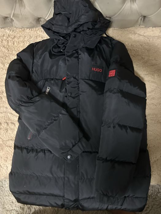 Vand geaca noua, nepurtata, pret negociabil la mai multe produse