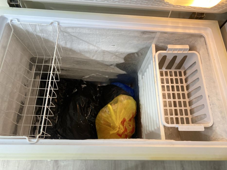 Продаю срочно морозильник