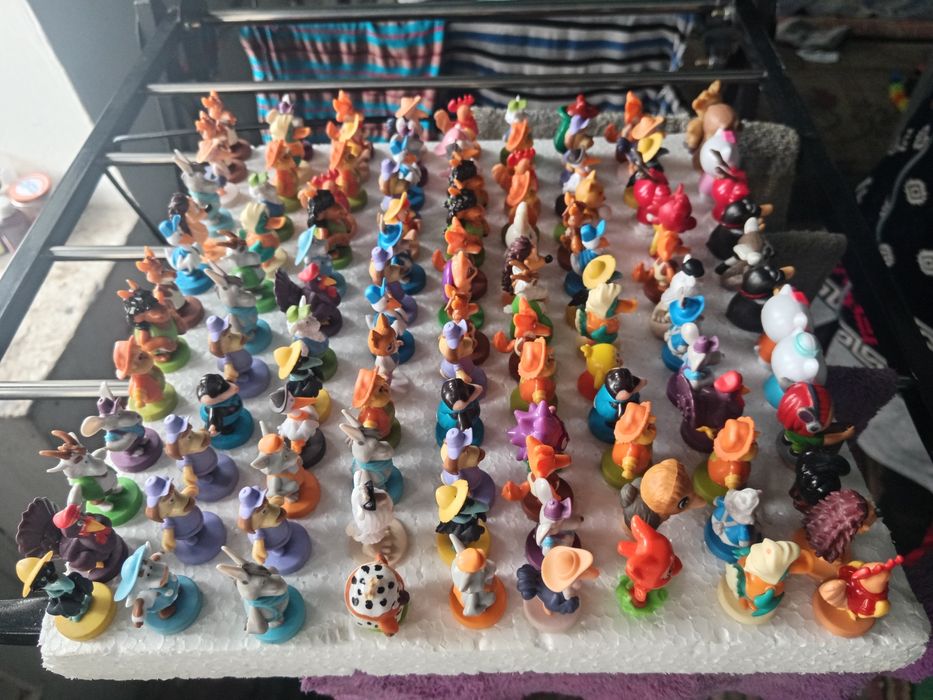 Продаются киндер игрушки с коллекции