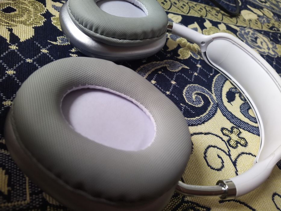 P9  безпроводные науршники договореная