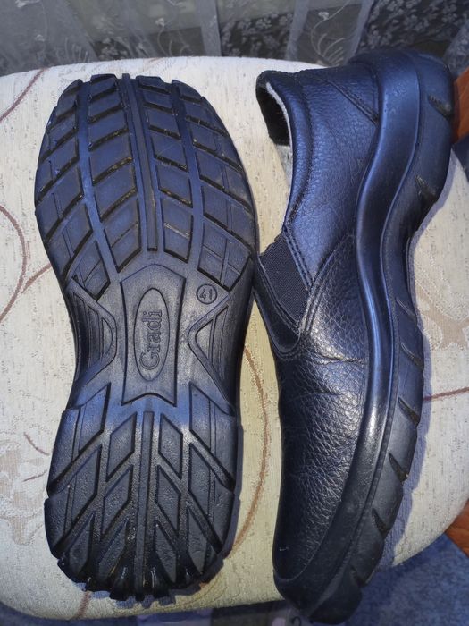 Мъжки нови обувки от естествена кожа