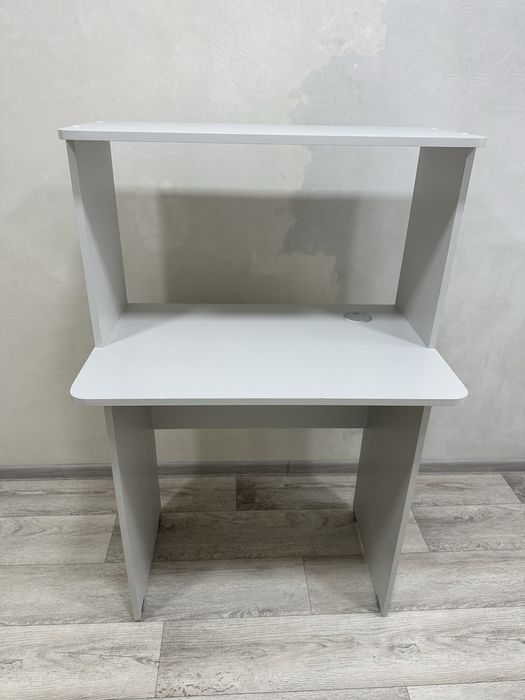 Столик компьютерный