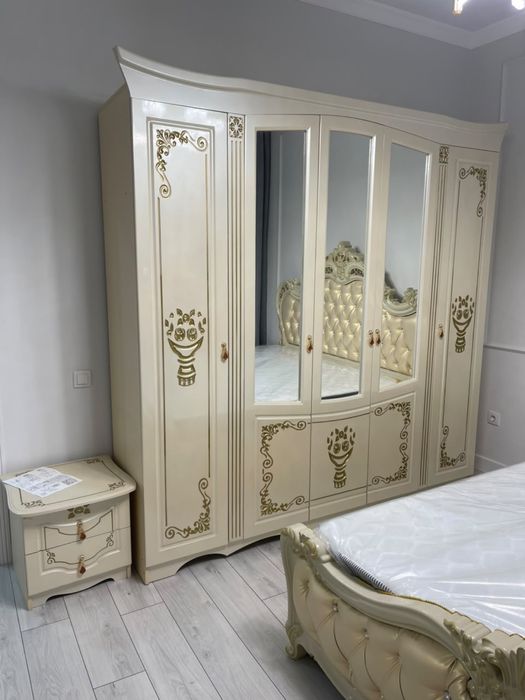 Спальный гарнитур