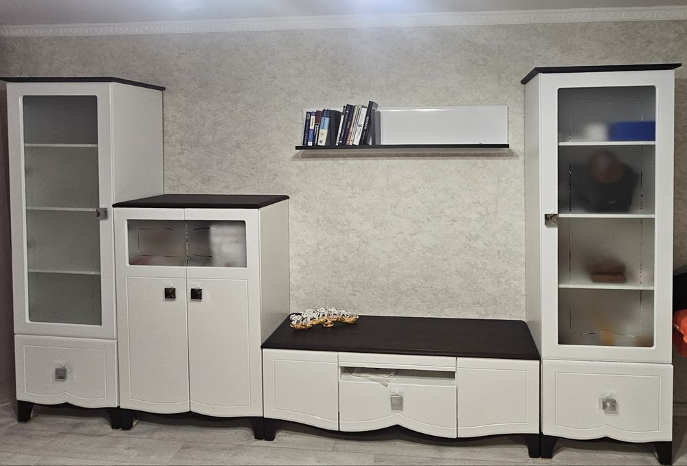 Продам стенку в гостиную