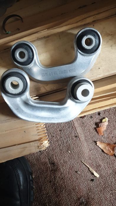 Стойка переднего стабилизатора