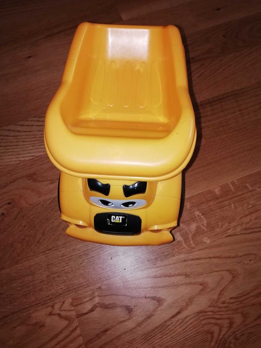 Самосвал Cat със звук и светлина + подарък линейка