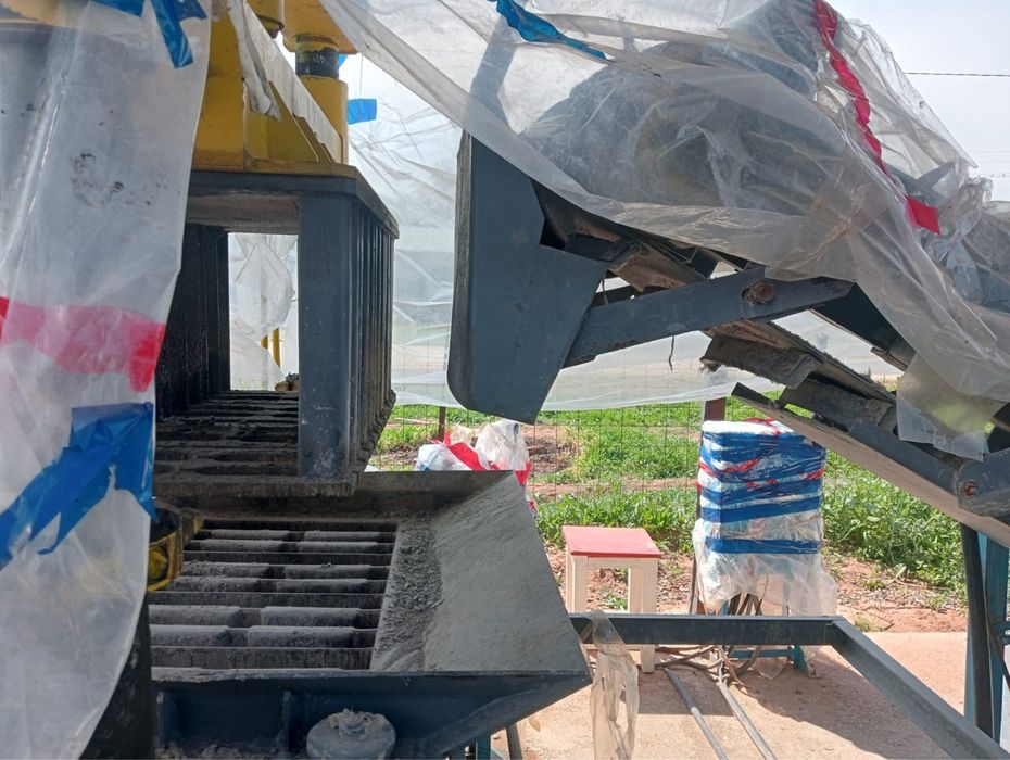 Пескоблочный аппарат