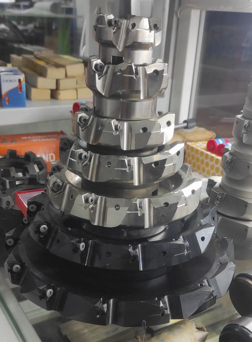 Токарный инструмент