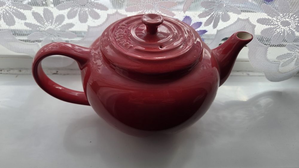 Ceainic Le Creuset Rosu