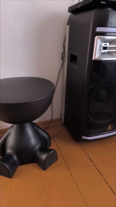 Продам.      столик