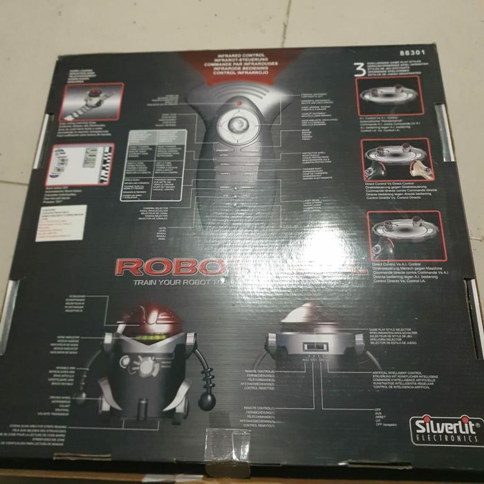 Joc cu roboti și A.I